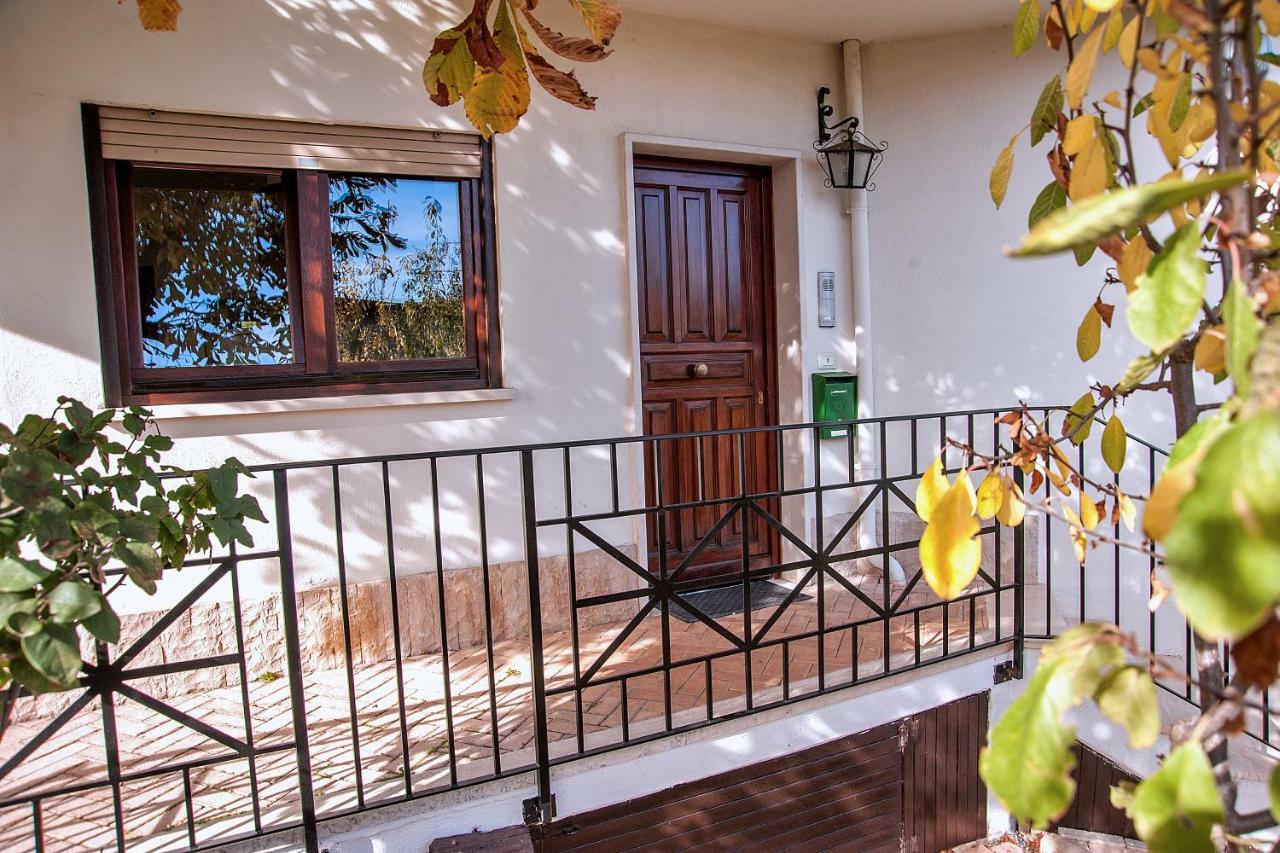 A Casa Di Galdino E Vittorianna Apartment ลาควิลา ภายนอก รูปภาพ